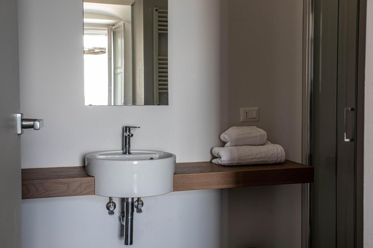 Appartement La Dimora Del Glicine 2 à Belgirate Extérieur photo