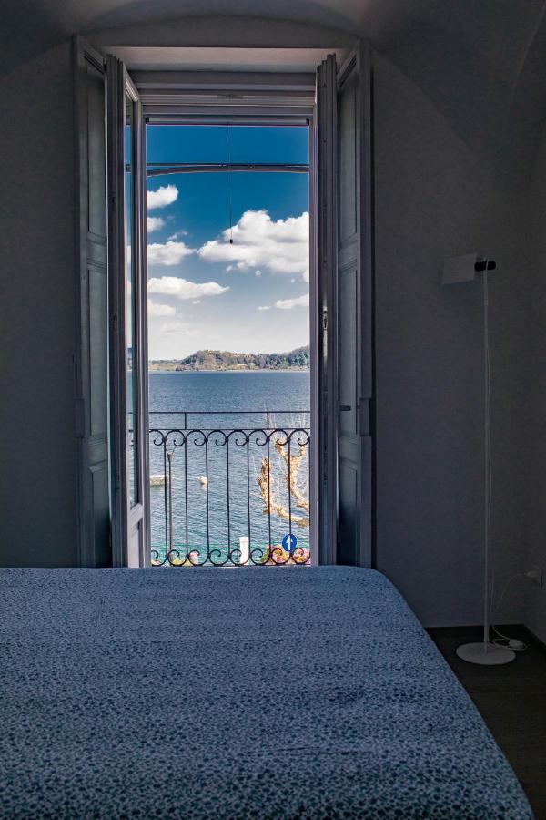 Appartement La Dimora Del Glicine 2 à Belgirate Extérieur photo