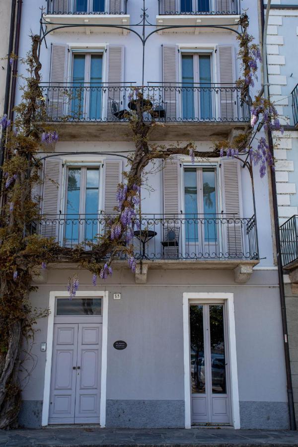 Appartement La Dimora Del Glicine 2 à Belgirate Extérieur photo